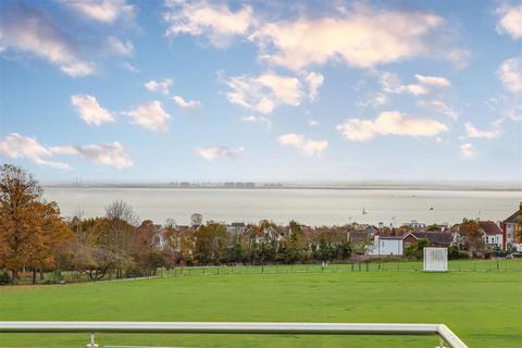 2 bedroom apartment for sale, London Road, Chalkwell SS0