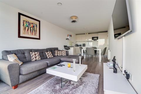 2 bedroom apartment for sale, London Road, Chalkwell SS0