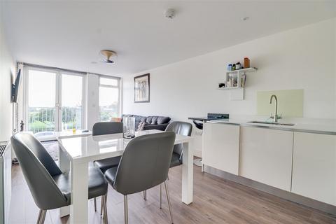 2 bedroom apartment for sale, London Road, Chalkwell SS0