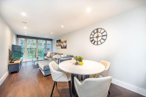 2 bedroom flat to rent, Gaumont Place, London SW2