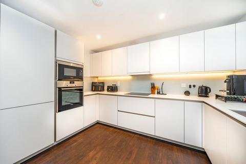 2 bedroom flat to rent, Gaumont Place, London SW2