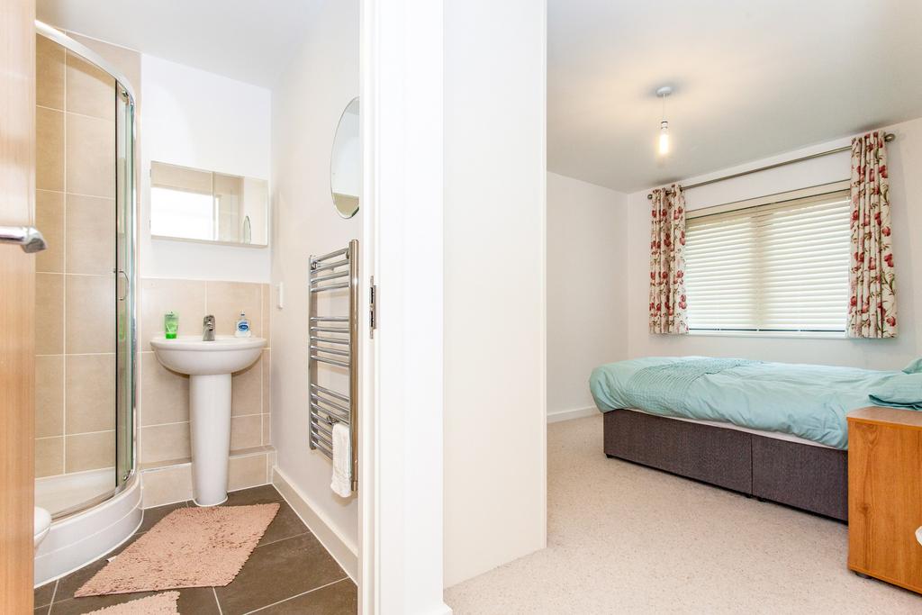 Bedroom/ Ensuite