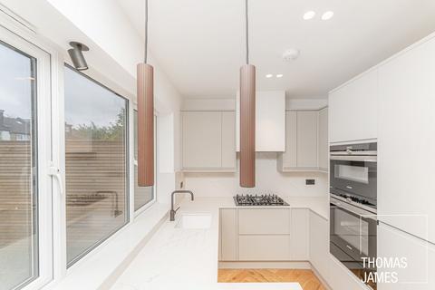 undefined, Lytton Avenue, London, N13