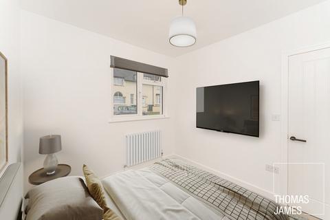 8 Lytton Avenue, London, N13 4EH