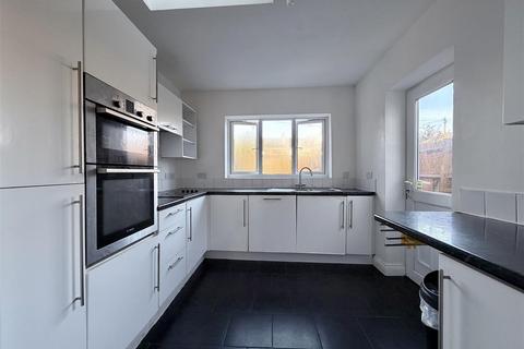 3 bedroom end of terrace house for sale, Woodcote Road, Warwick