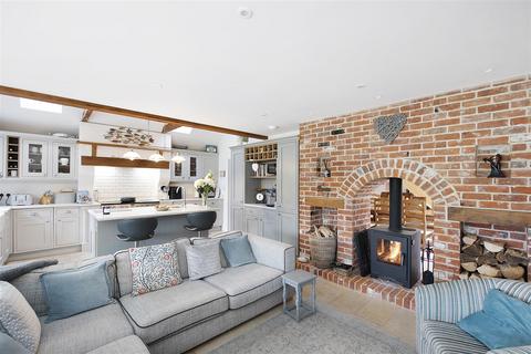 5 bedroom detached house for sale, Church Road, Thurston