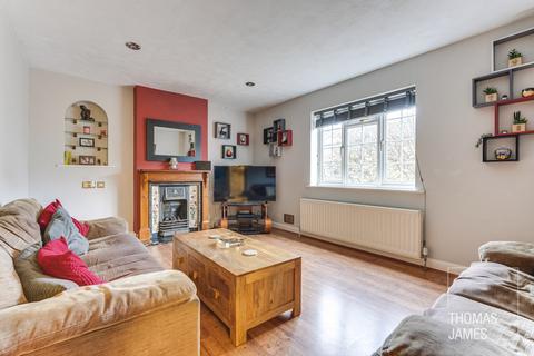 4 bedroom end of terrace house for sale, Carpenter Gardens, London, N21