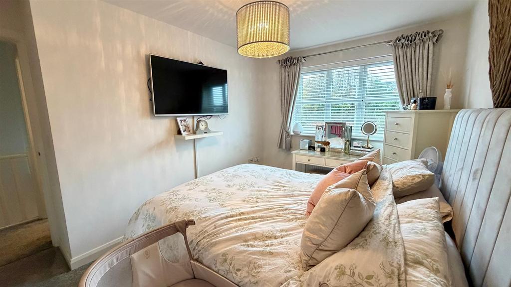 Parc pentywyn 6 bed 1 pic 2.jpg