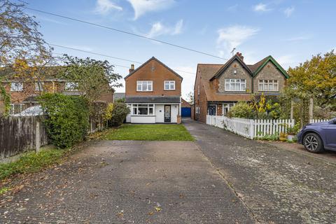 3 bedroom detached house for sale, Oakfield Road, Alrewas, DE13