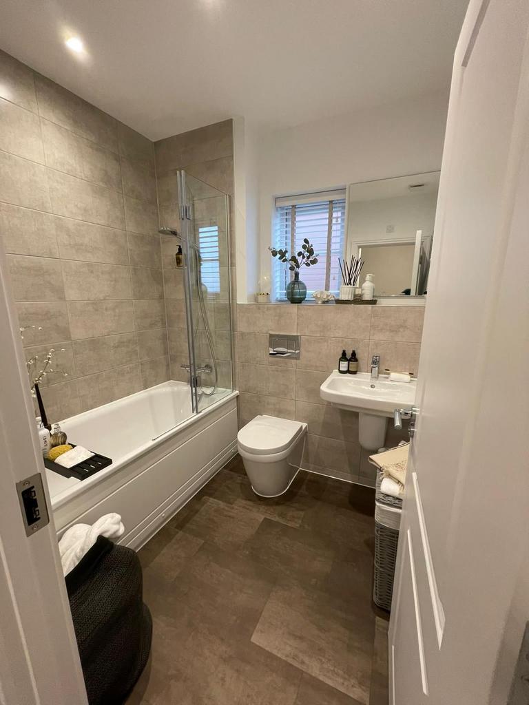 Main Bathroom