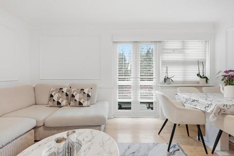 2 bedroom flat for sale, Brading Crescent, Wanstead