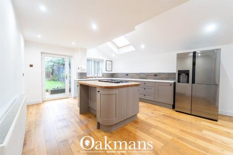 4 bedroom semi-detached house to rent, Barley Mow Lane, Bromsgrove B61