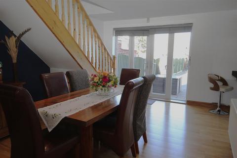 4 bedroom bungalow for sale, Pendennis Avenue, South Elmsall, Pontefract