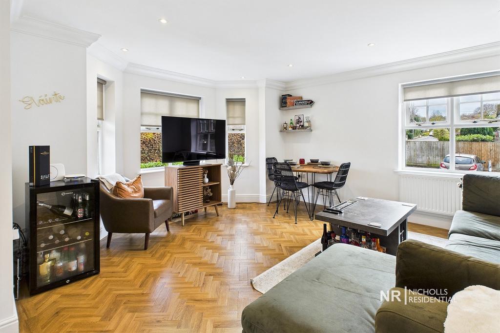 Lounge/Dining Room