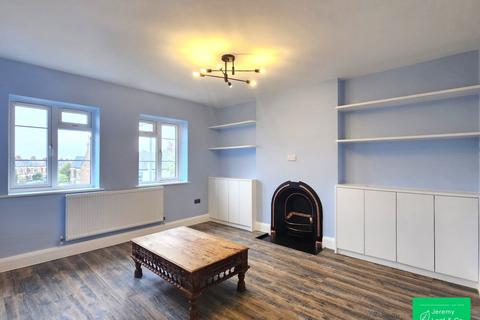2 bedroom flat to rent, East End Road, London, N2