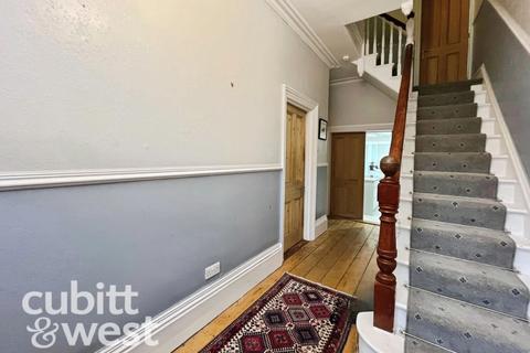 5 bedroom terraced house to rent, AVAILABLE WITH NO DEPOSIT Gains Road Southsea PO4