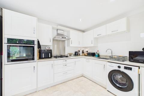 3 bedroom semi-detached house for sale, Glanford Rise, North Lincolnshire DN18