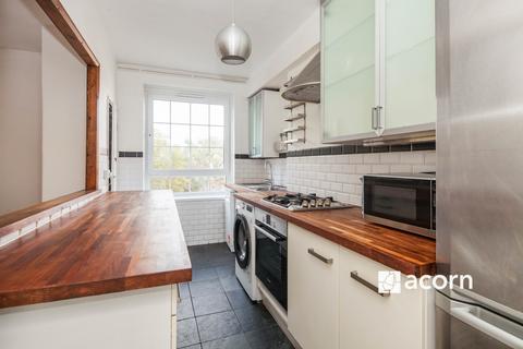 4 bedroom flat to rent, Peckham Road London SE5