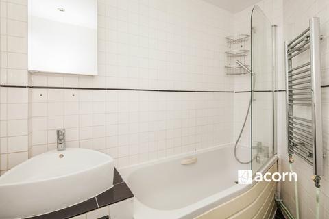 4 bedroom flat to rent, Peckham Road London SE5