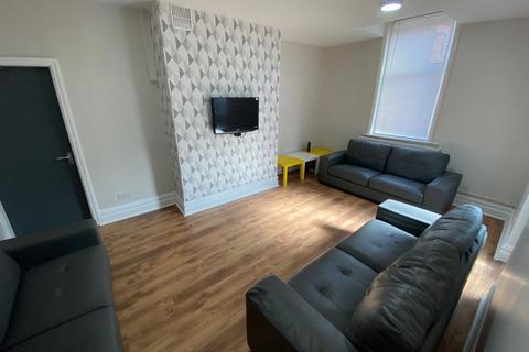 8 bedroom house to rent, Dallas Street, Preston PR1