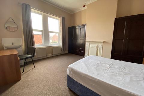 8 bedroom house to rent, Dallas Street, Preston PR1