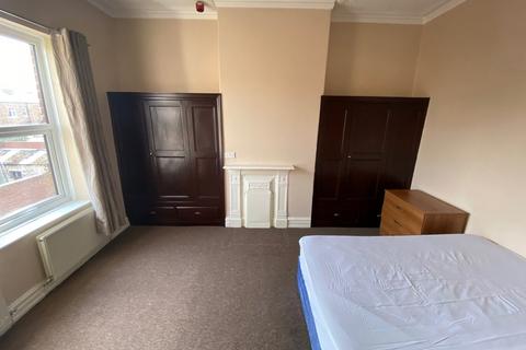 8 bedroom house to rent, Dallas Street, Preston PR1