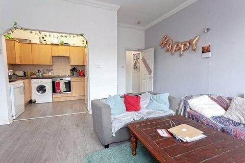 6 bedroom flat to rent, Wilmslow Road, M20