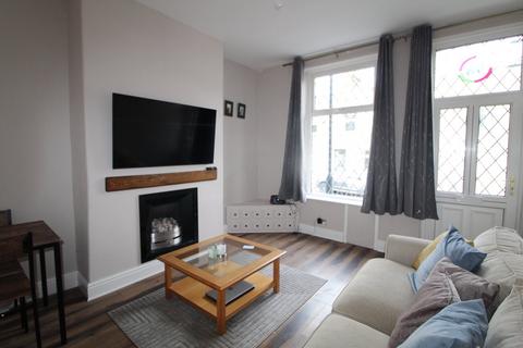 2 bedroom terraced house to rent, Keighley Road, Cowling, Keighley, BD22