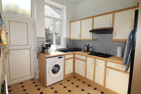 2 bedroom terraced house to rent, Keighley Road, Cowling, Keighley, BD22