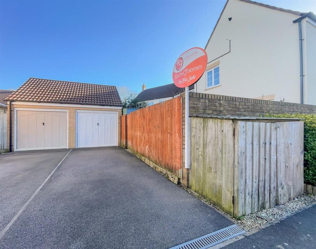 Garage & Parking
