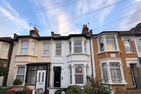 2 bedroom flat to rent, Carnarvon Road, Leyton E10