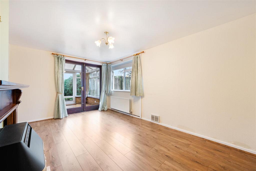 Meadow Way13 (1).jpg