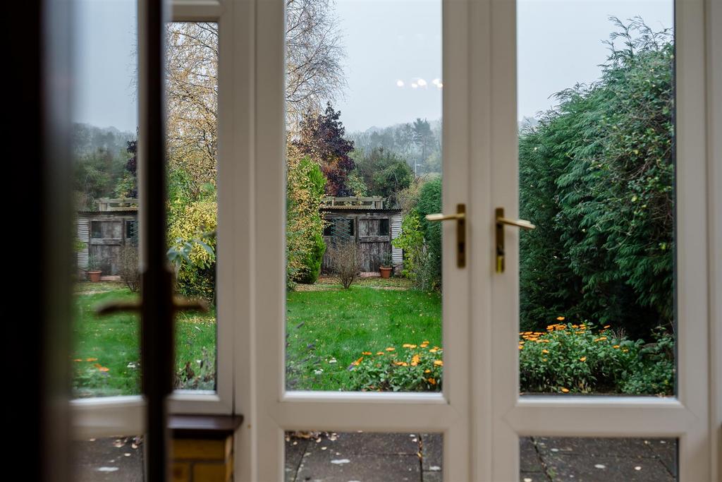 Meadow Way23.jpg