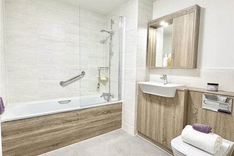2 bedroom flat for sale, Burlington Lodge, Birchwood Park Avenue, Swanley, Kent, BR8