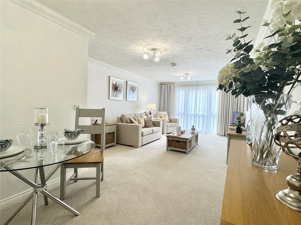 Show Flat