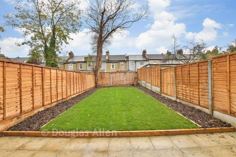 3 bedroom terraced house for sale, South Park Drive, Ilford IG3
