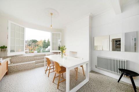 3 bedroom flat for sale, Muswell Road, London N10