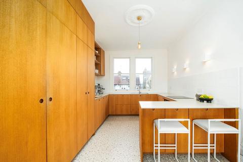 3 bedroom flat for sale, Muswell Road, London N10