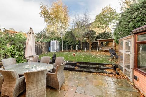 4 bedroom detached house for sale, Isaacson Drive, Milton Keynes MK7