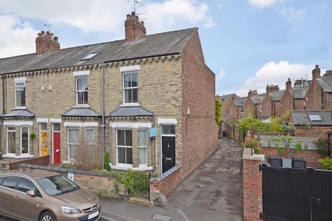 3 bedroom house to rent, Emerald Street, York, North Yorkshire, YO31
