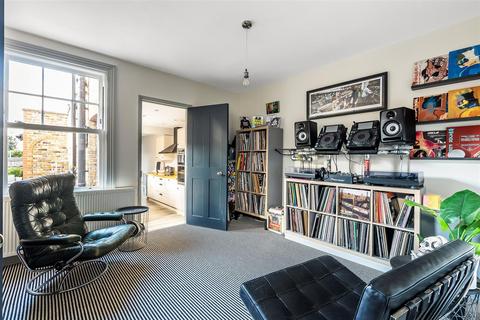 40 Gladstone Road, Ashtead, KT21 2NS
