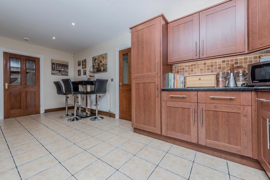 B/Kitchen