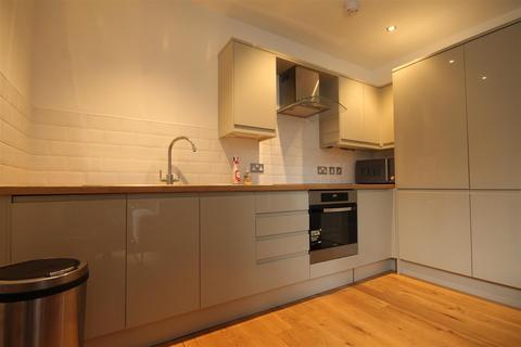 3 bedroom apartment to rent, Chaucer Building, City Centre