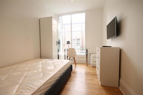 3 bedroom apartment to rent, Chaucer Building, City Centre