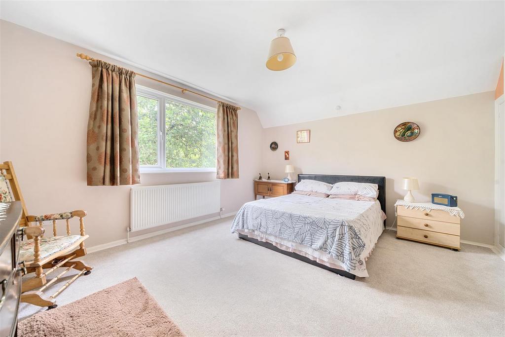 Mill Hill Bed 2.jpg