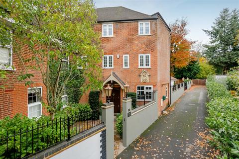 5 bedroom townhouse for sale, Chobham Road, Sunningdale