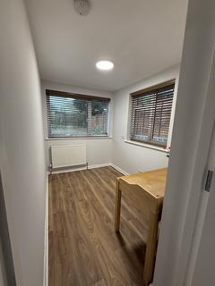 undefined, High Road, Buckhurst Hill IG9