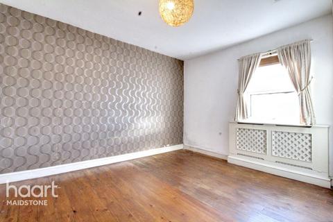 2 bedroom terraced house to rent, Upper Stone Street, MAIDSTONE