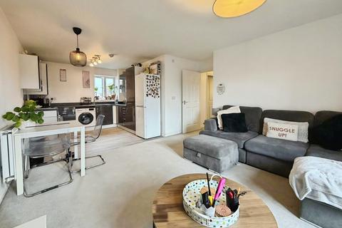 2 bedroom flat for sale, Santa Cruz Avenue, Milton Keynes, MK3