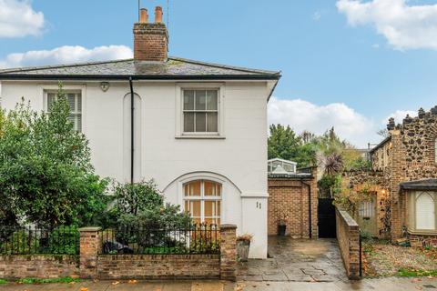 3 bedroom semi-detached house to rent, Stamford Brook Road, Hammersmith W6